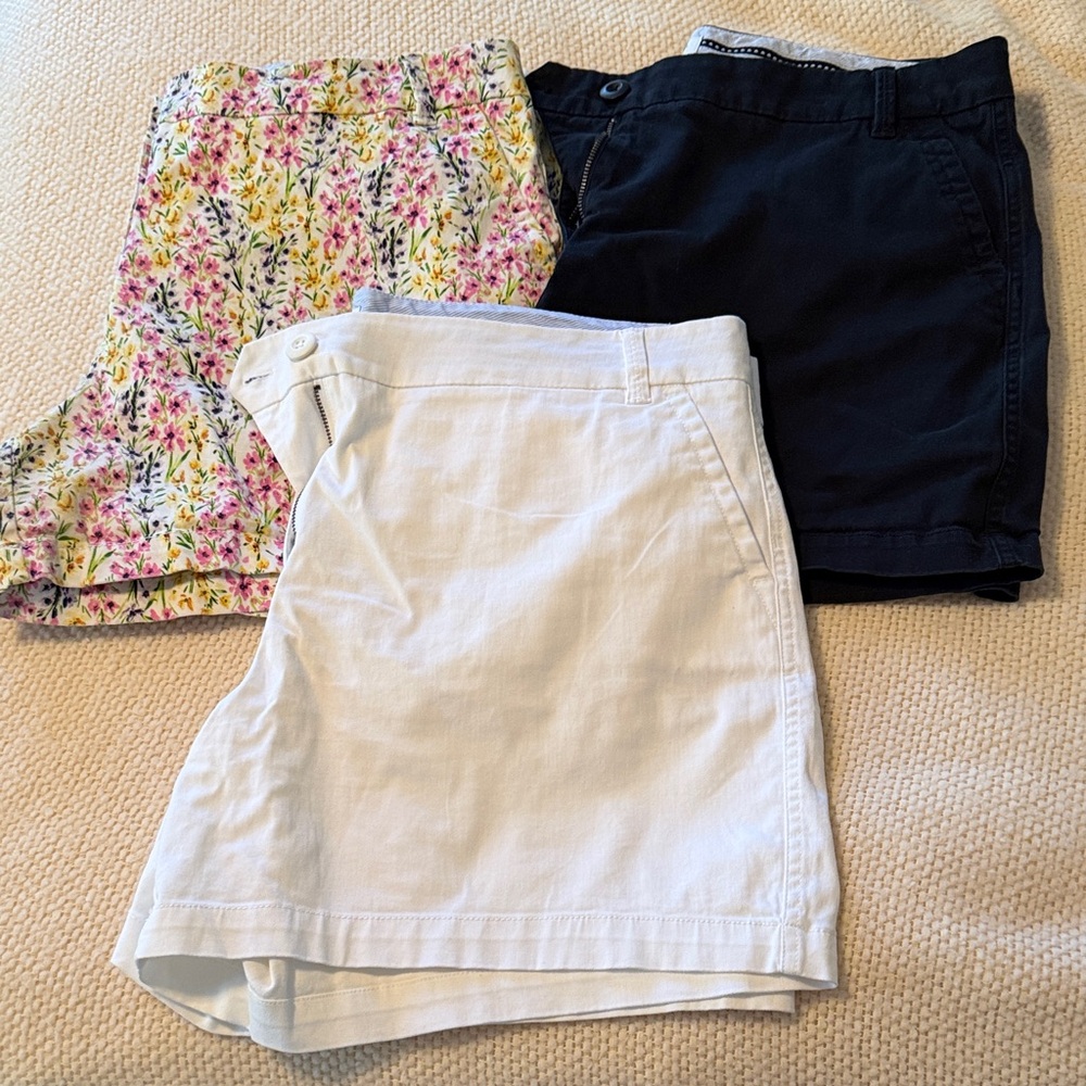 Crown and Ivy Caroline Cotton Shorts, set of 3. Floral, black and White